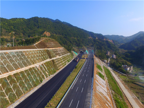 汕湛高速揭博项目t4标 广东冠粤路桥有限公司
